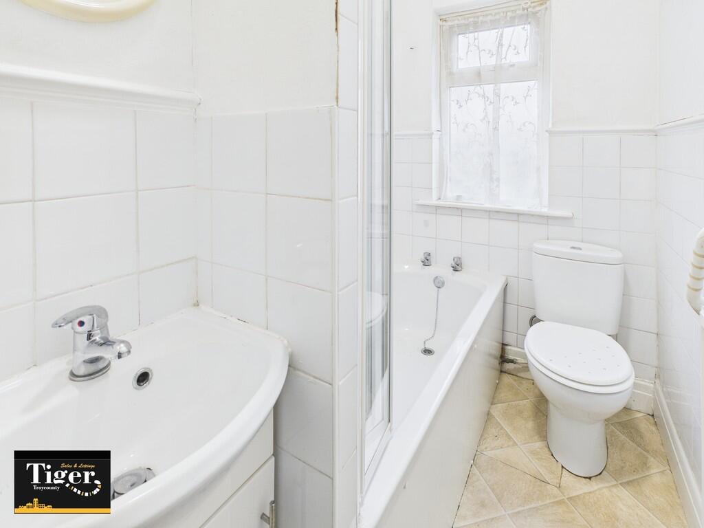 CAM02176G0-PR0711...