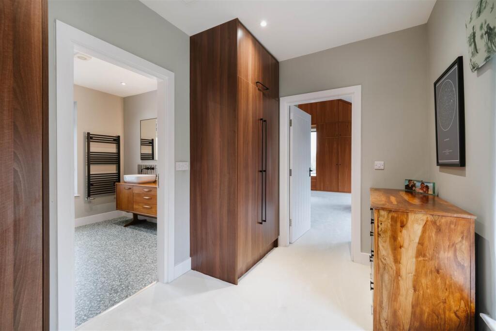 Bedroom4.jpg