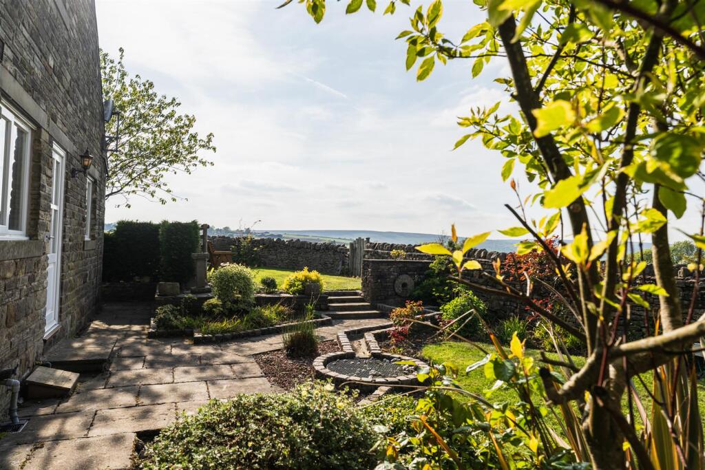 Holmesfield Hall Cottage Exterior and Gardens Cont
