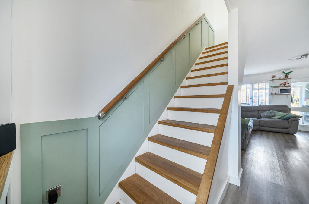 1360034-7-68da654...