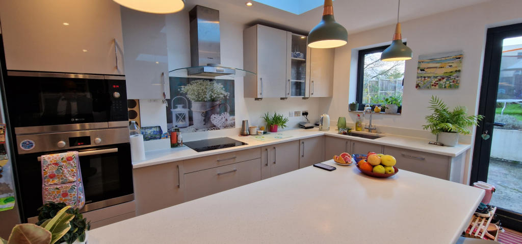 KITCHEN-DINER