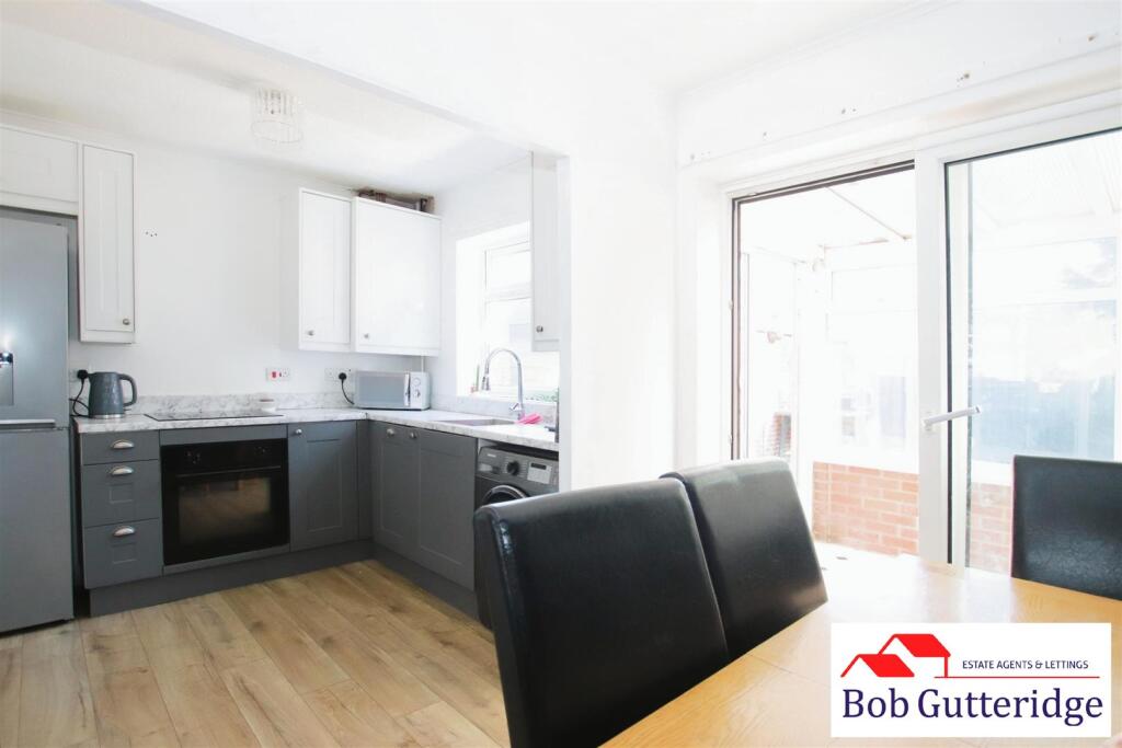 FITTED KITCHEN / DINING ROOM