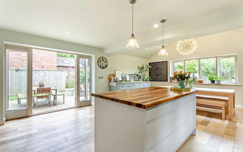 Kitchen/Dining Room