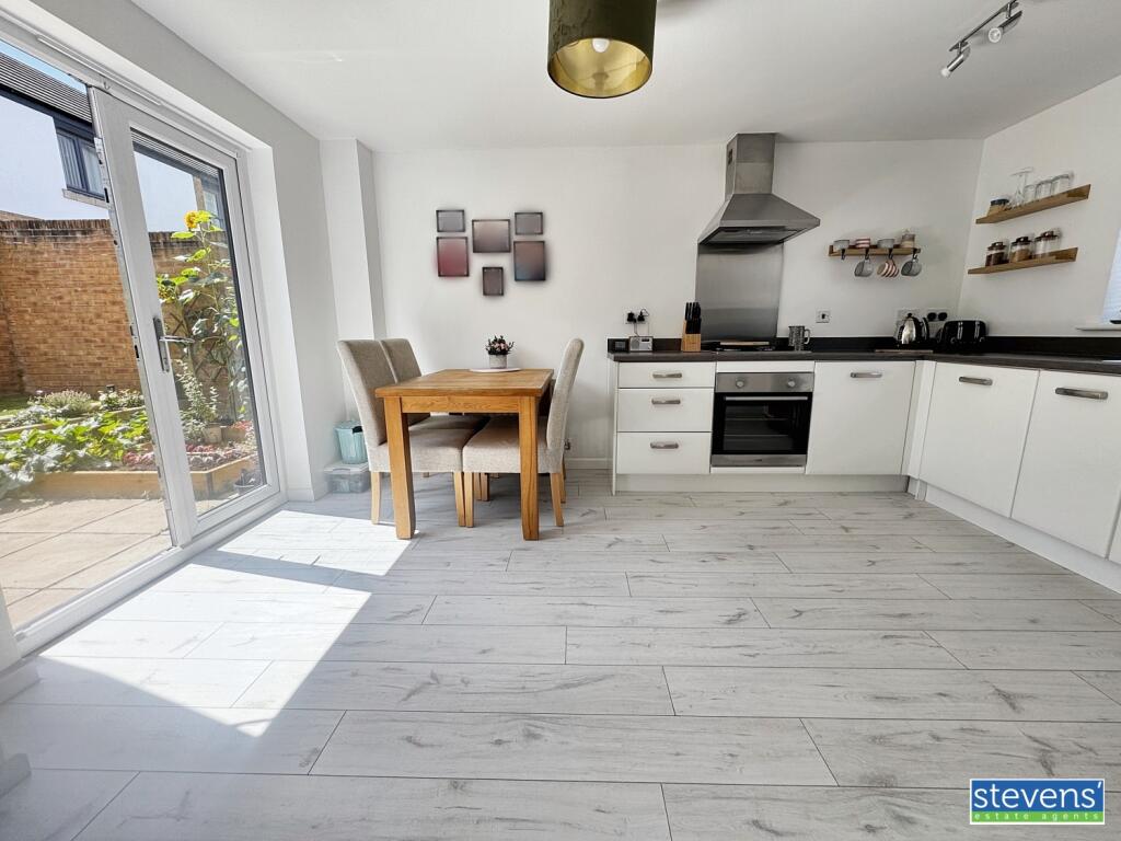 image00018_blurred (6)