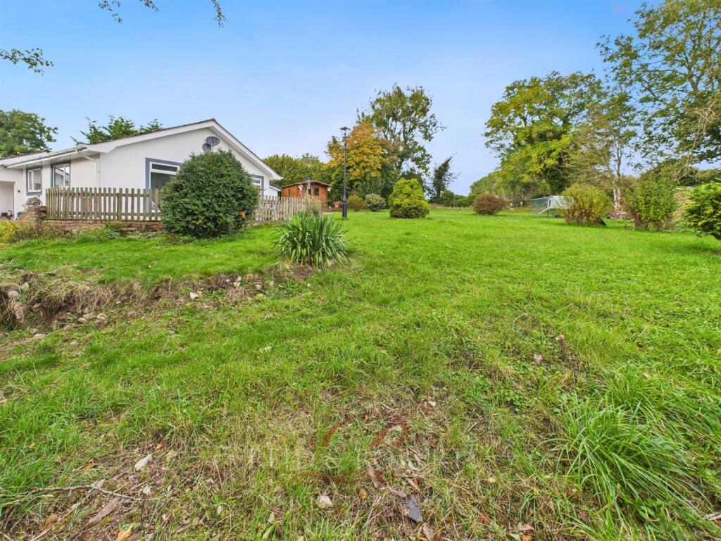 STILL039-GARDEN.jpg