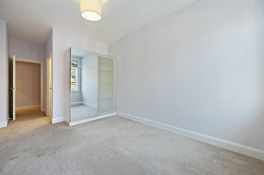 Bedroom 1 (2).jpg