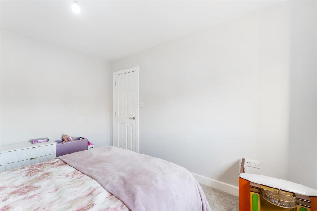 6 Lark Hill Court-23.jpg