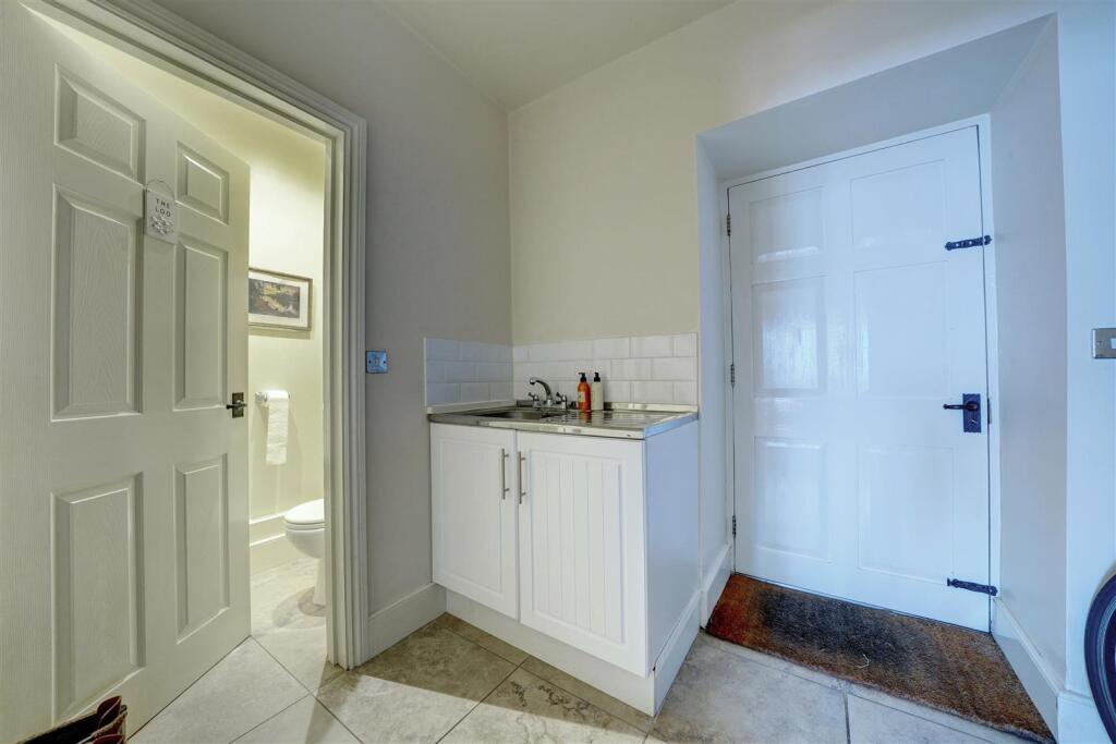 7 The Tontine (4).jpg