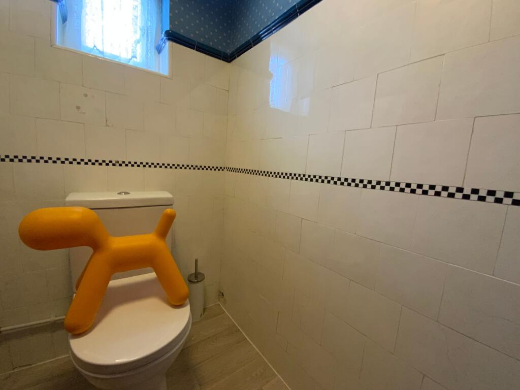 Communal toilet