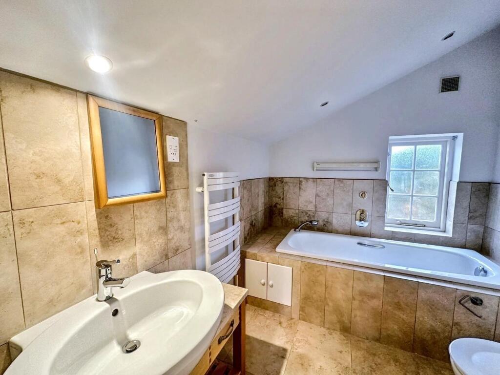 WhatsApp Image 20250905 at 100849_706416d2.jpg