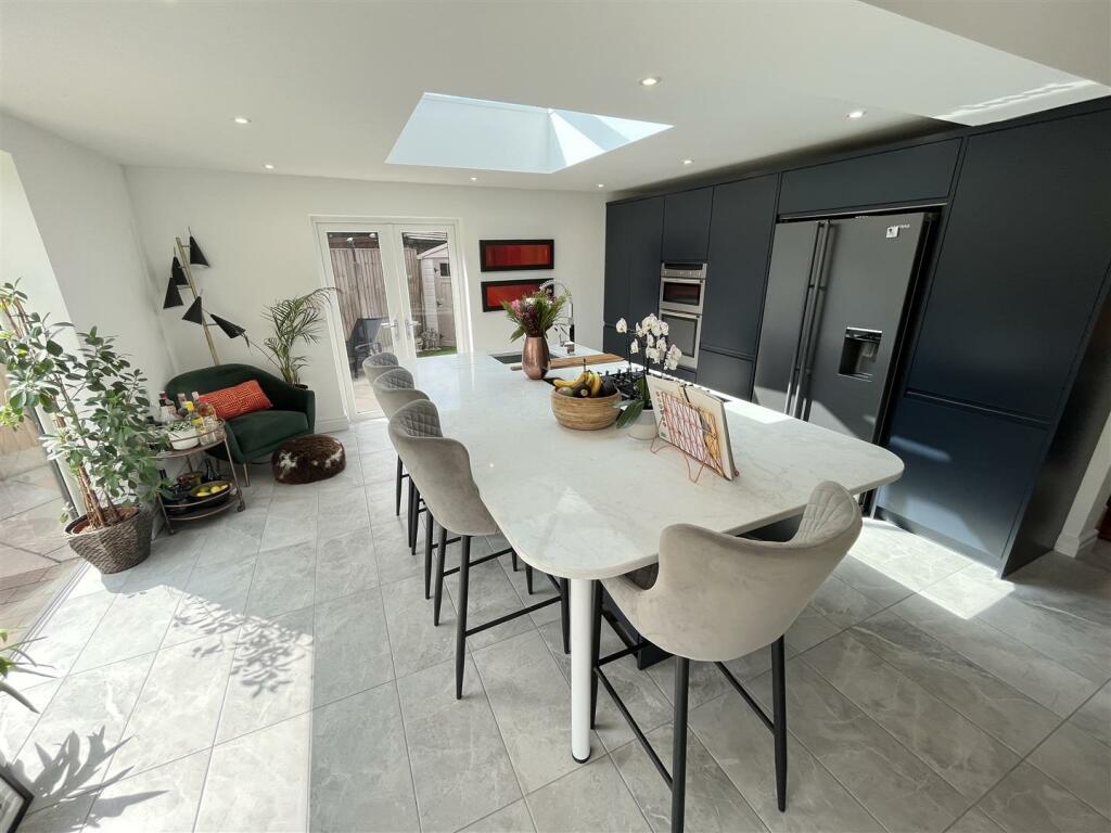 Open Plan Dining Kitchen Aspect 5.jpg