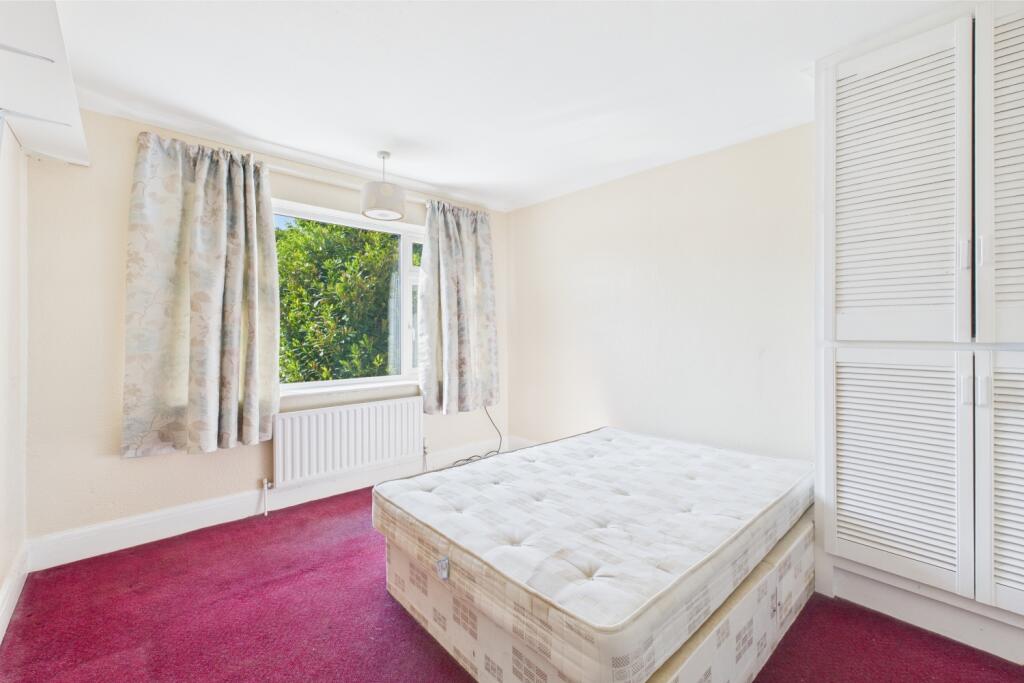 CAM03162G0-PR0261-STILL001