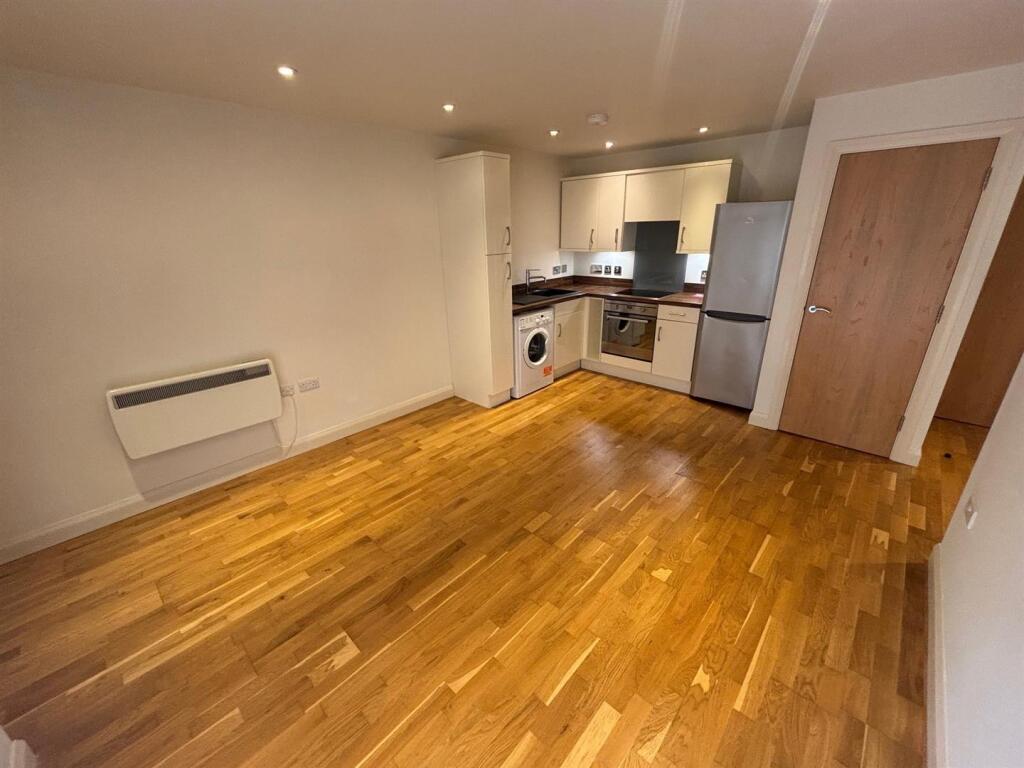 Living Room 2.jpg