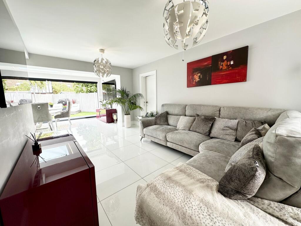 Lounge to Dining area