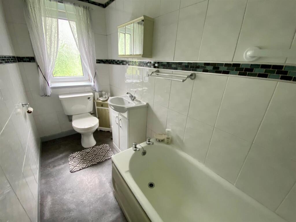 bathroom on ground floor.jpg