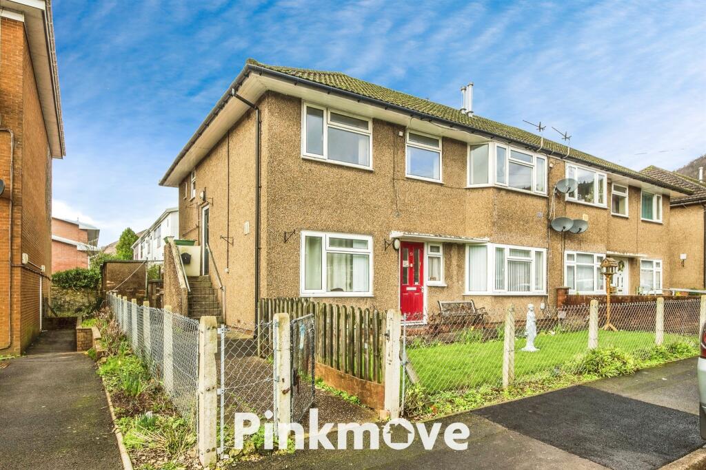 Waunfawr Gardens, Cross Keys, Newport