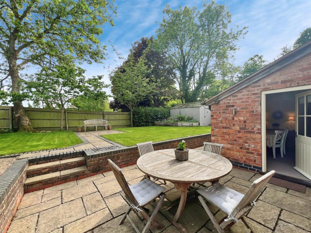 11c8b7a2-terrace 20L.jpg