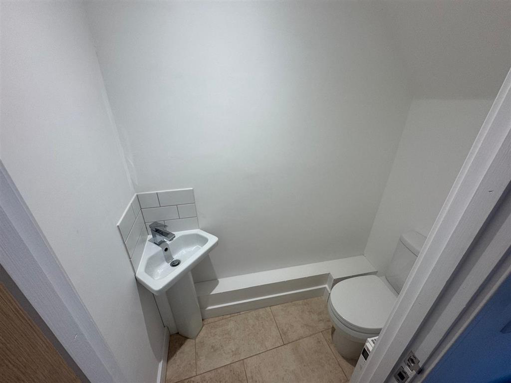 Cloakroom/wc