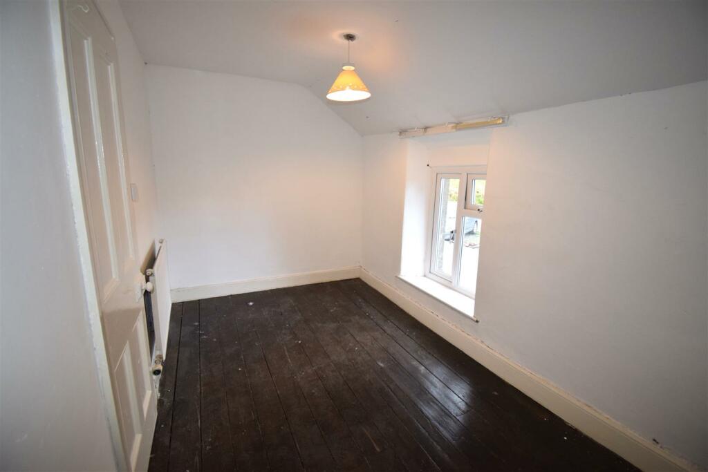Bedroom 4.JPG