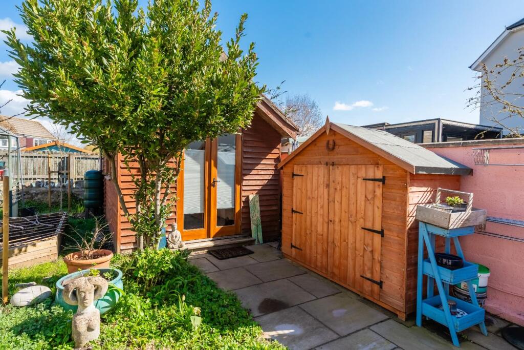 90 High St Yatton BS49 4DW 42.jpg