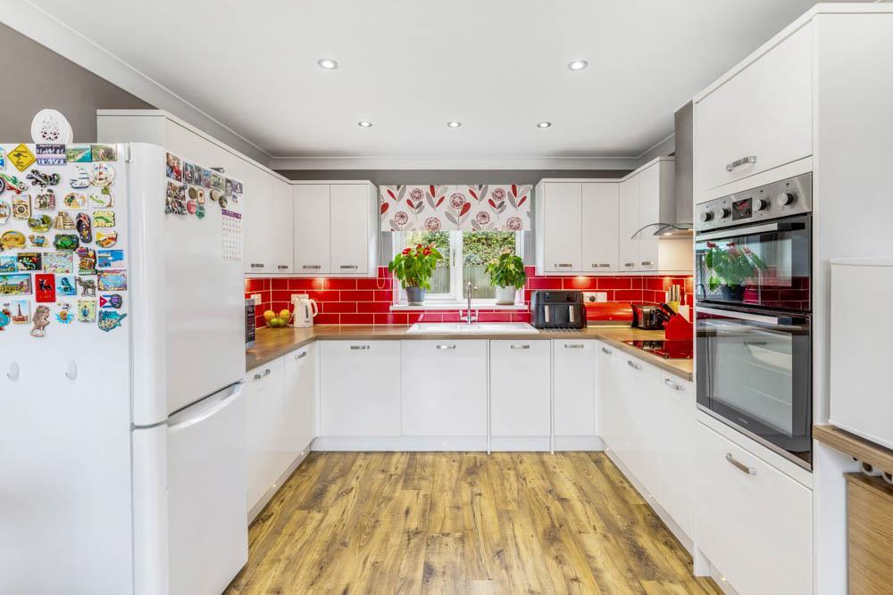 Kitchen/Dining Area