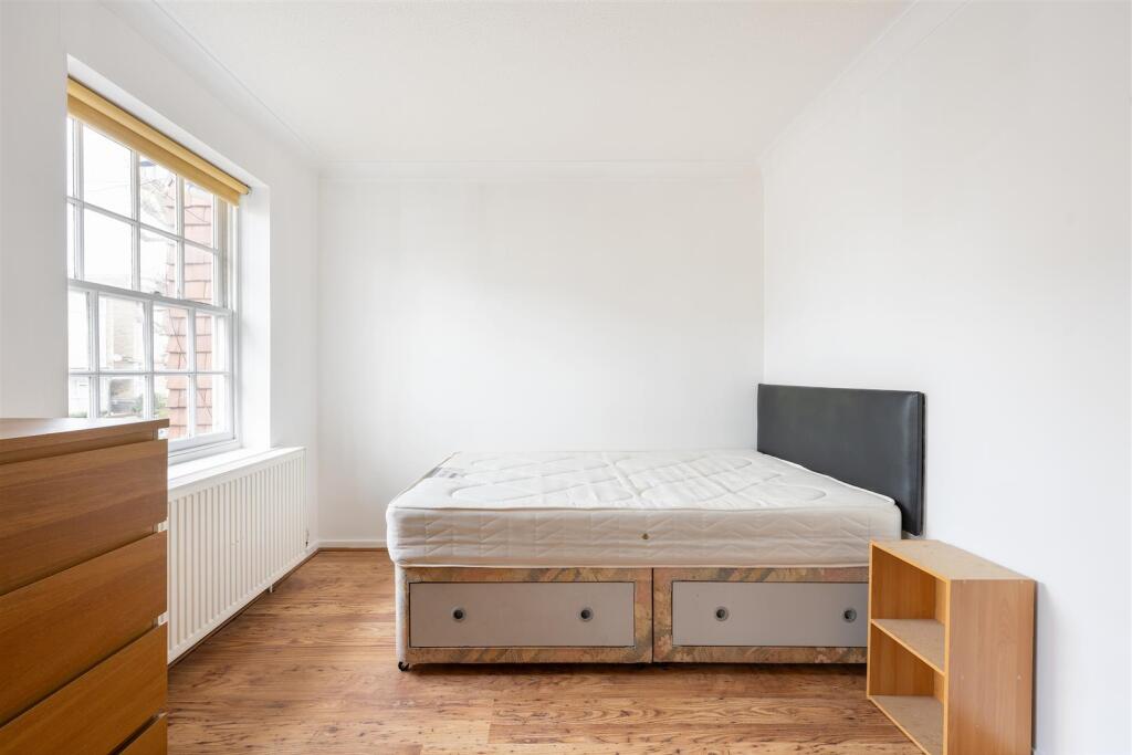 Handsworth Avenue, E4