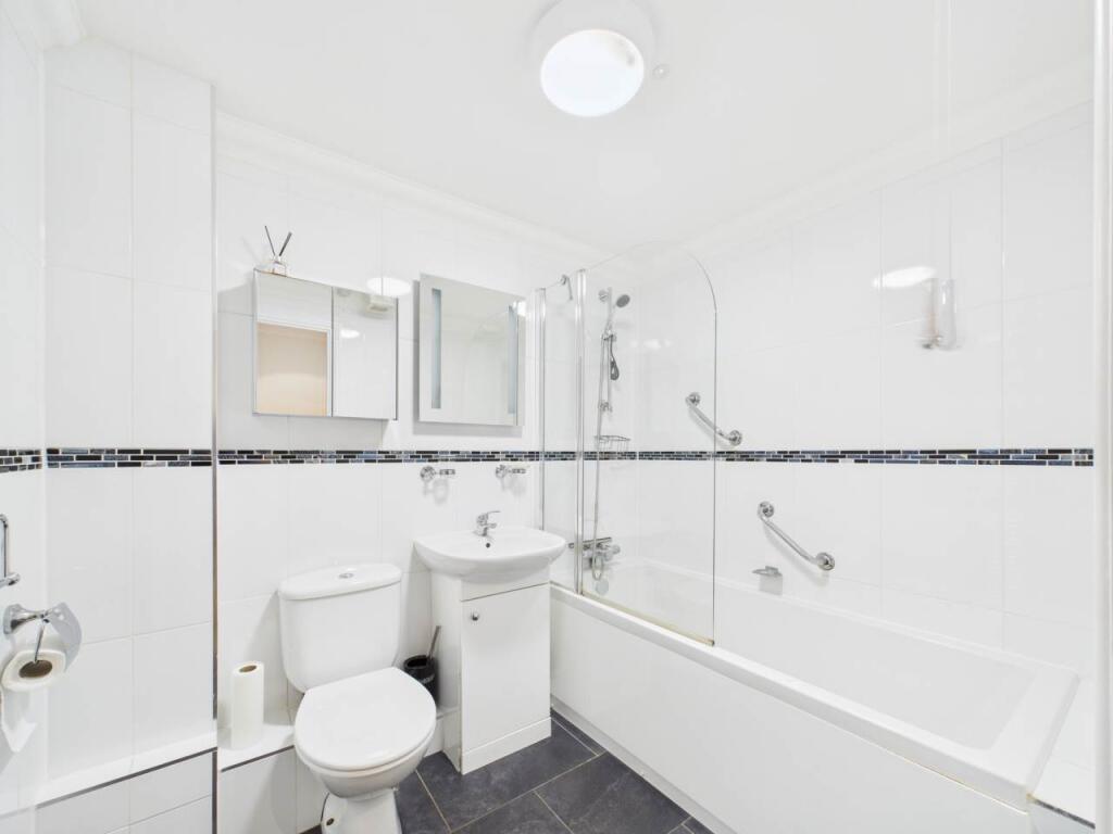 3 east cliff manor b