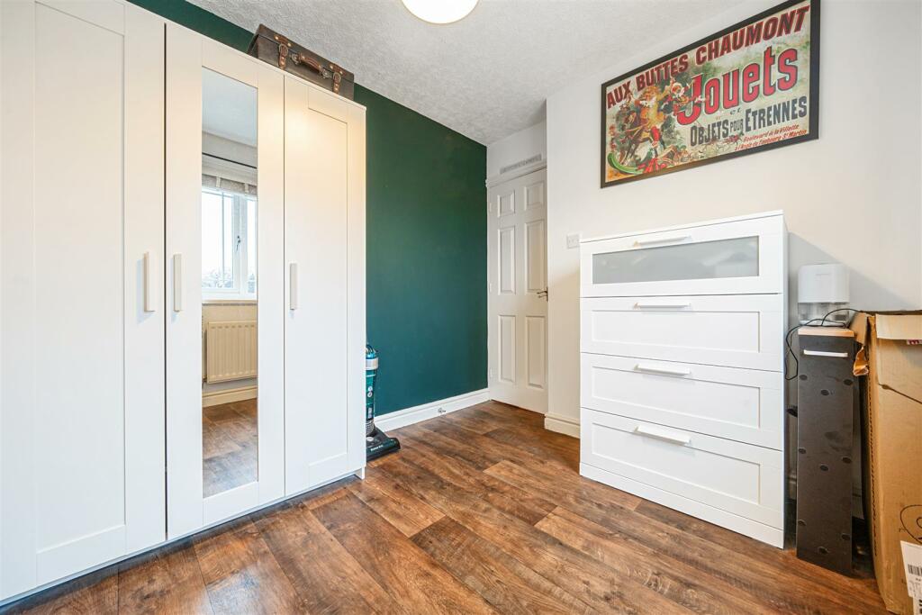 BEDROOM 2
