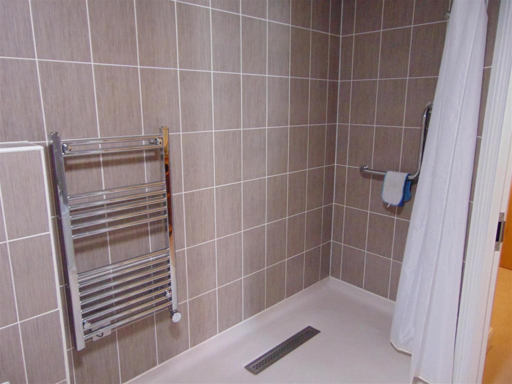 Wetroom-Shower.JPG