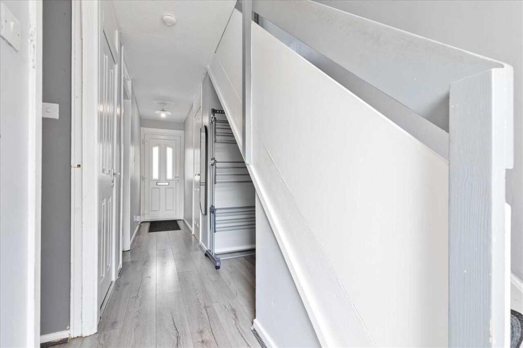 Entrance Hallway (2)