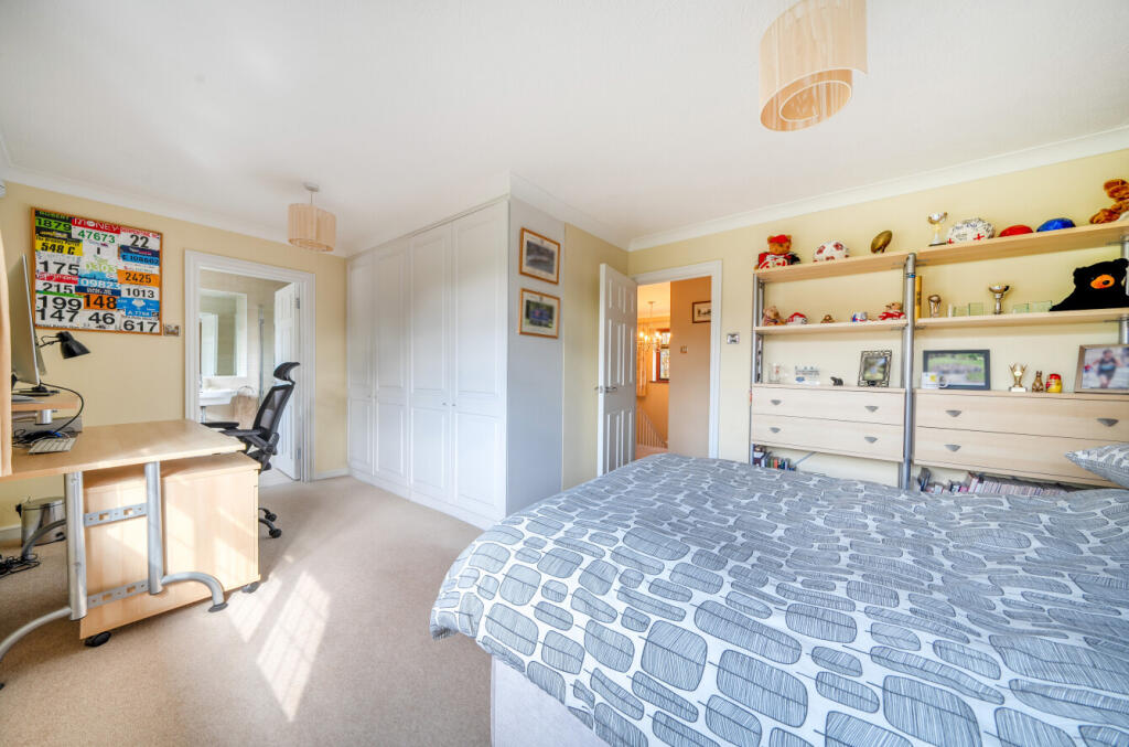 1360553-6-68dadab...