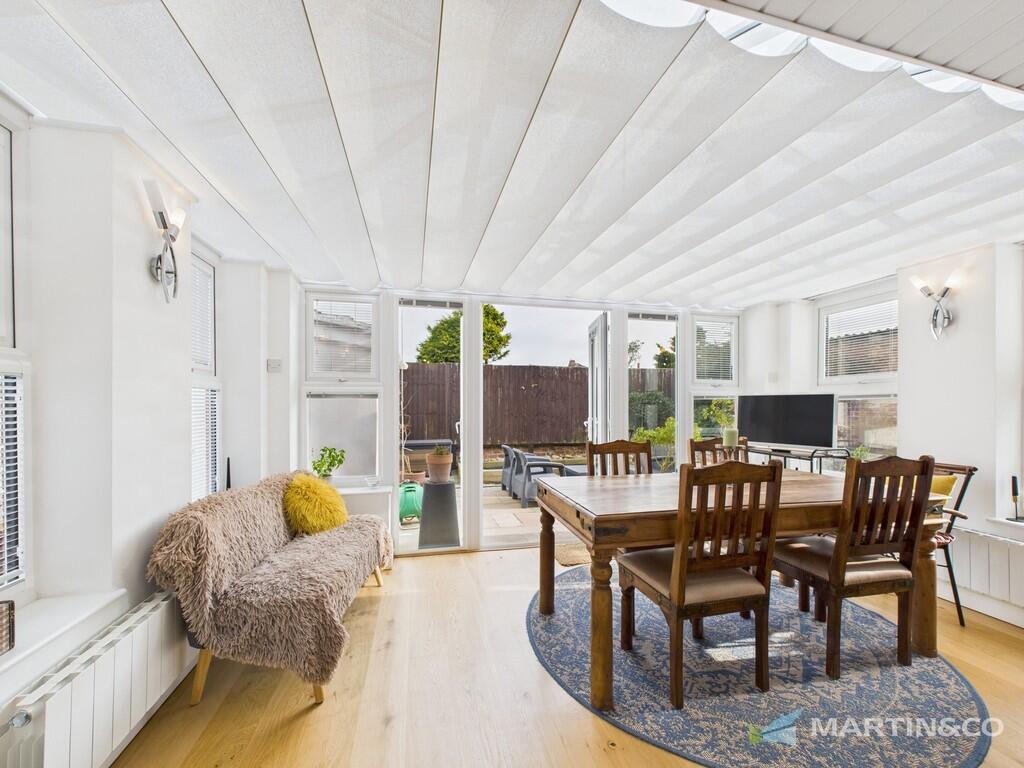 CAM02318G0-PR0416...