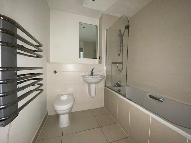 Bathroom T202511041447.jpg