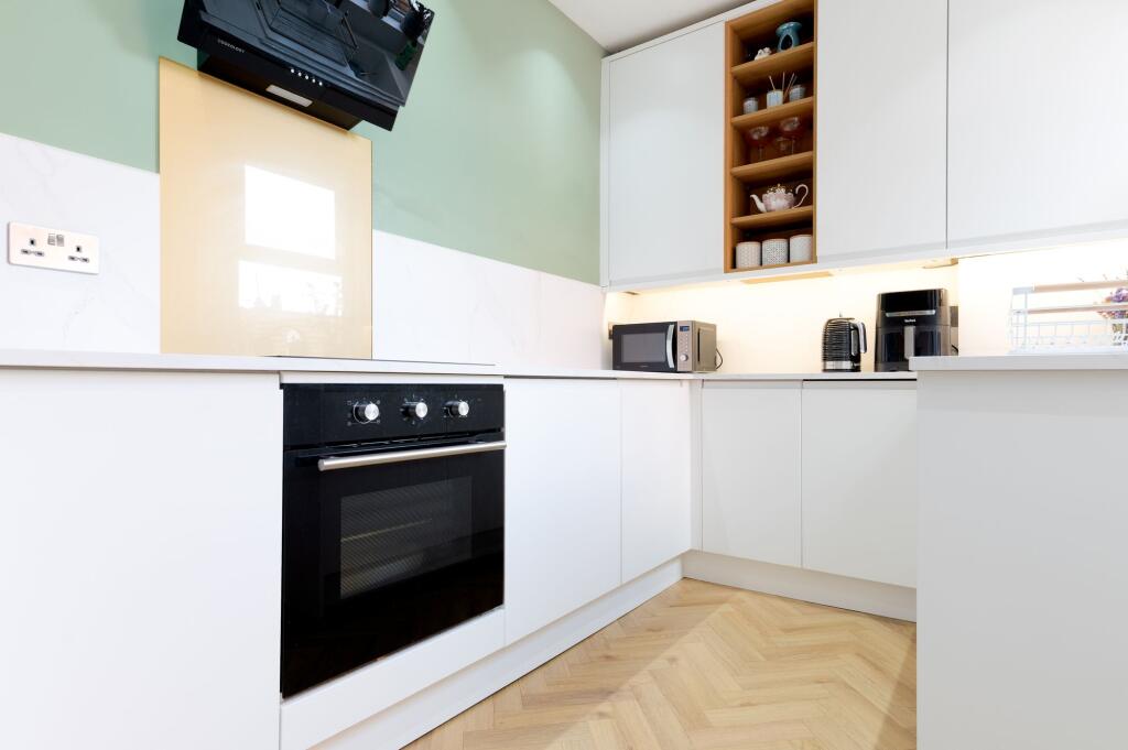 LIVING ROOM AND KITCHEN/DINER