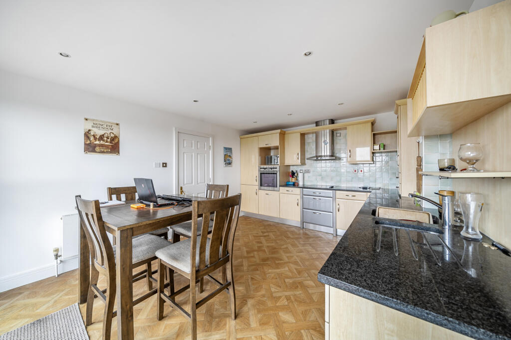 1304575-16-6846e9...