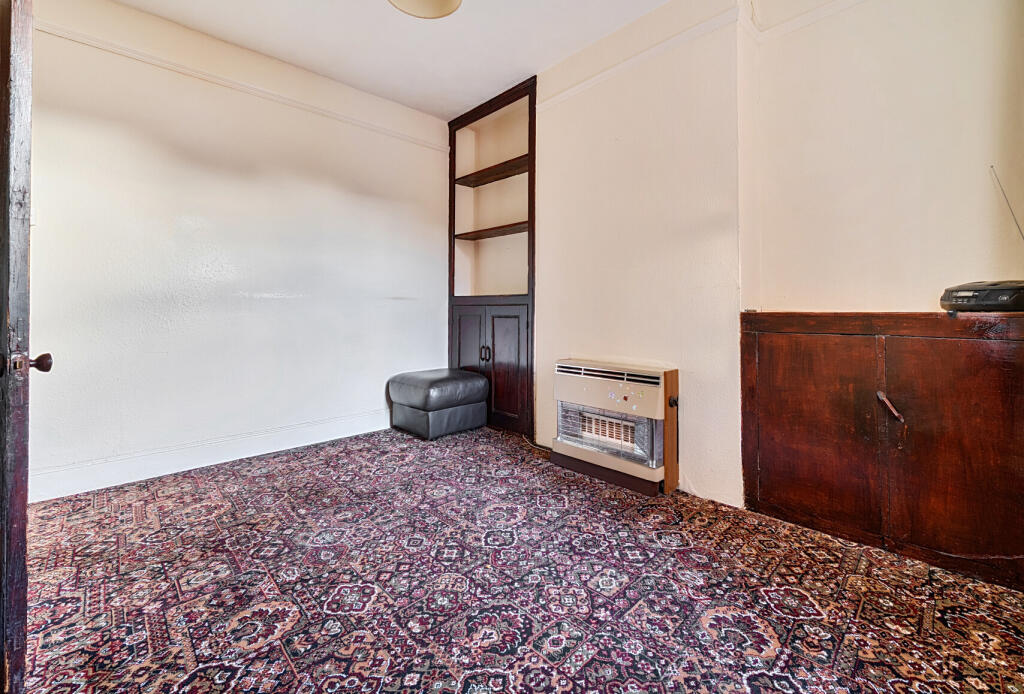 1374166-7-6904de5...