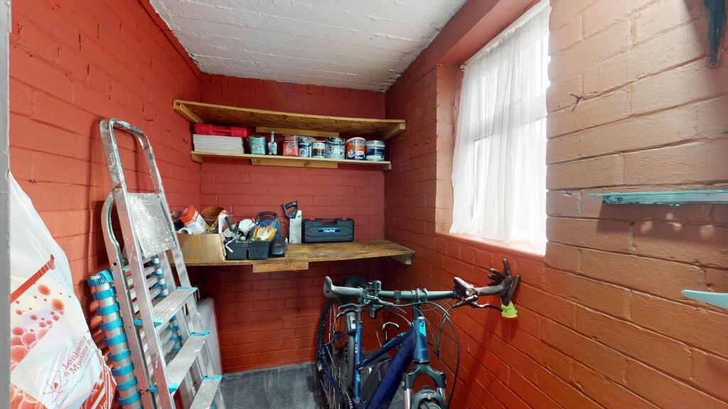 1-Queenswood-Close-03092025_170858