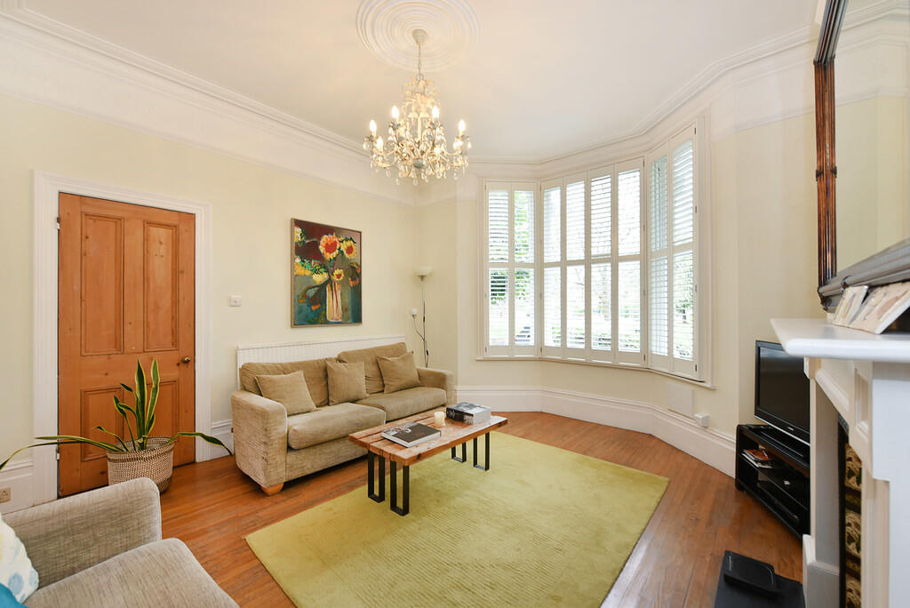 22 Meynell Cresce...