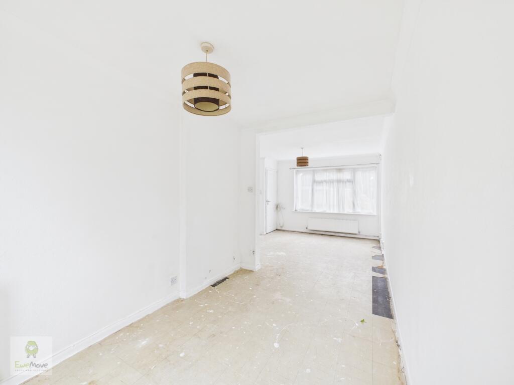 Dining Area Into Lounge