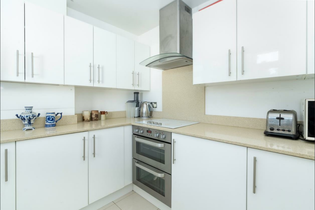 Kitchen photo 2.PNG