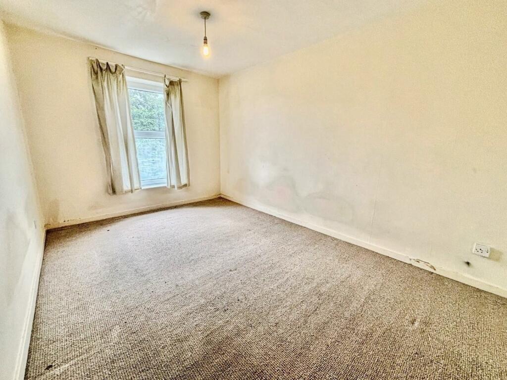 pbox-bedroom-327110.jpg