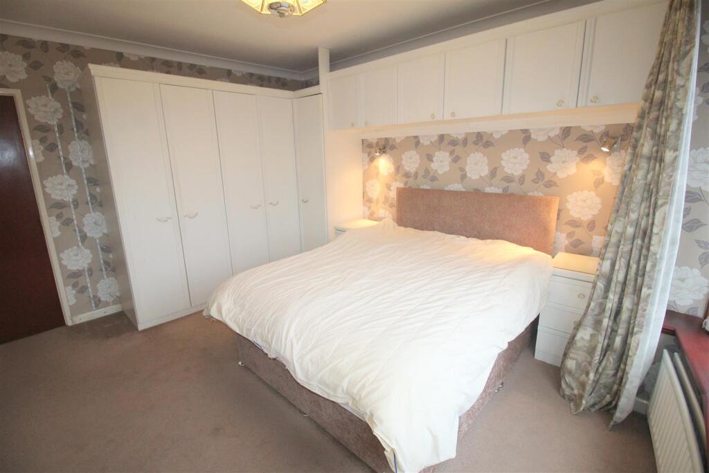 Crosland Road, 39, bed 1 (2).JPG