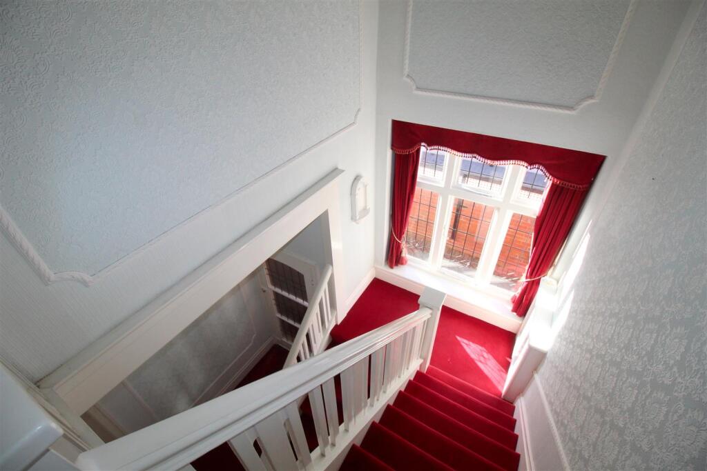 Fairhaven Road, 12 - Stairs.JPG