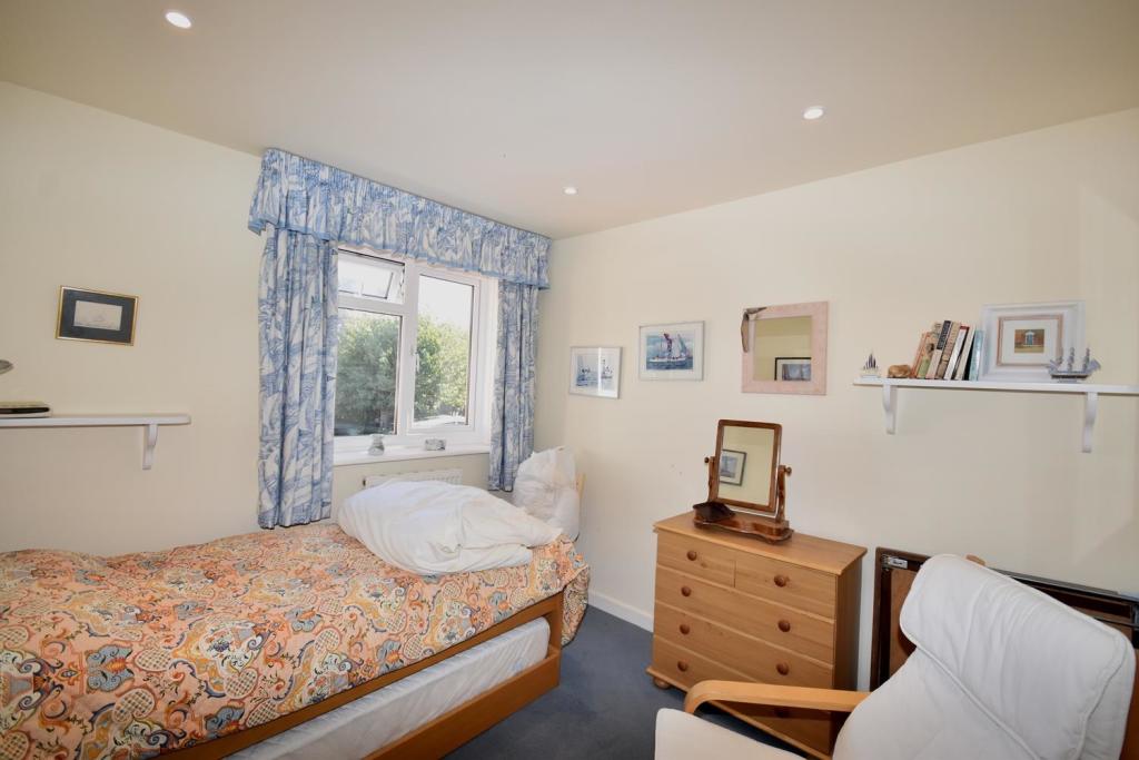 Bedroom 3.JPG