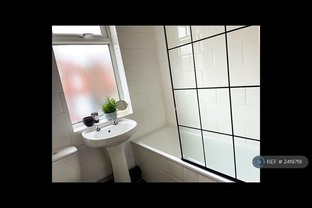 Bathroom Upstairs