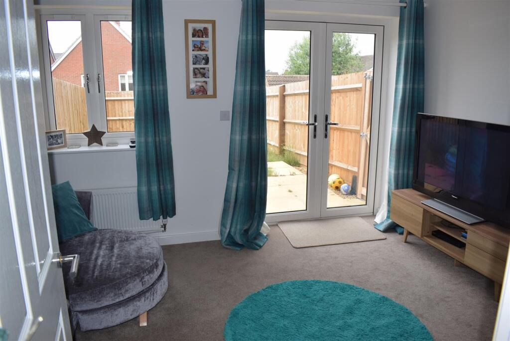 39 Junction Way living room.jpg