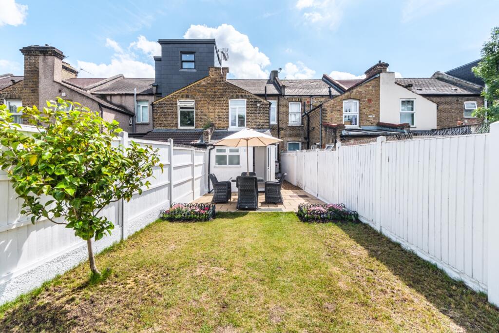 11-NUTFIELD-ROAD-22