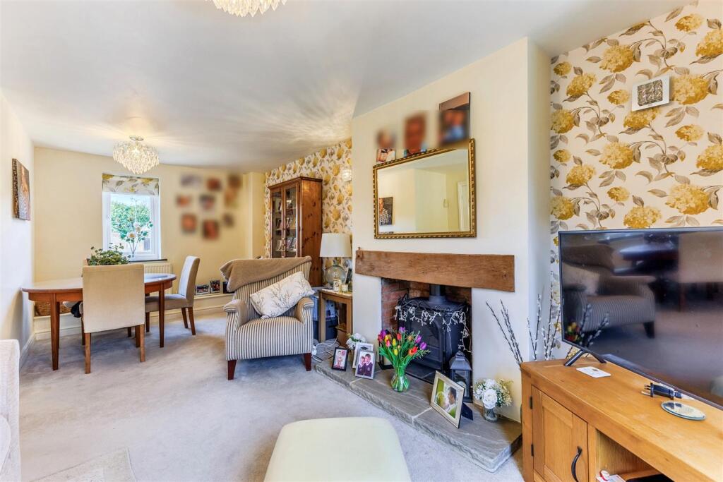 Swallow Barn- living 2.jpeg