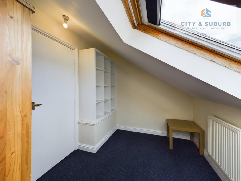 CAM01351G0-PR0117-STILL013