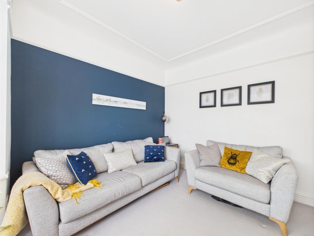 CAM02386G0-PR0140-STILL007